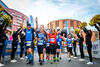 Jubelnde Läufer auf der Laufstrecke beim BIG City Trail