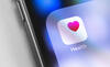 Smartphone mit Herz-App